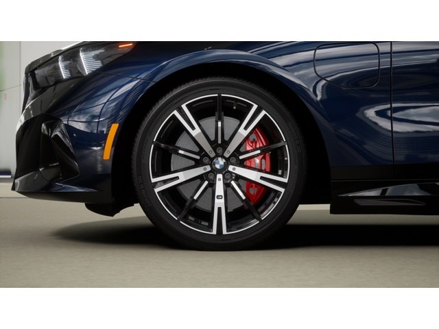New 2027 Carbon Black Metallic BMW 550e xDrive image 7