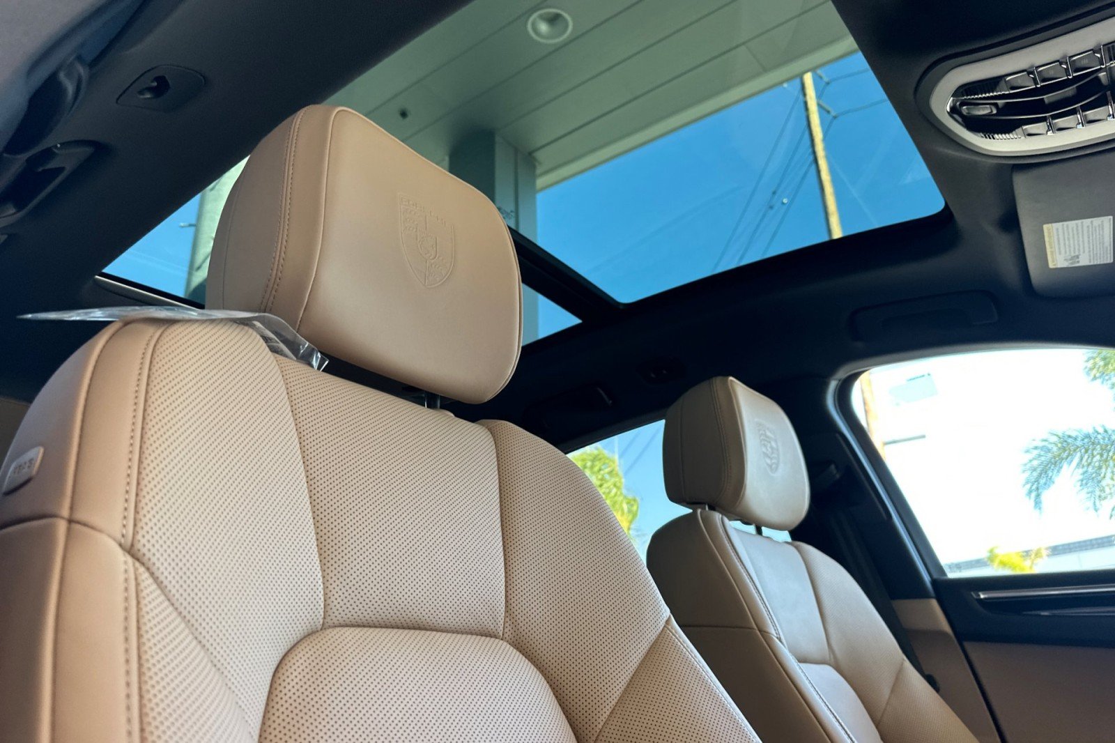 New 2026 Gentian Blue Metallic Porsche AWD image 17