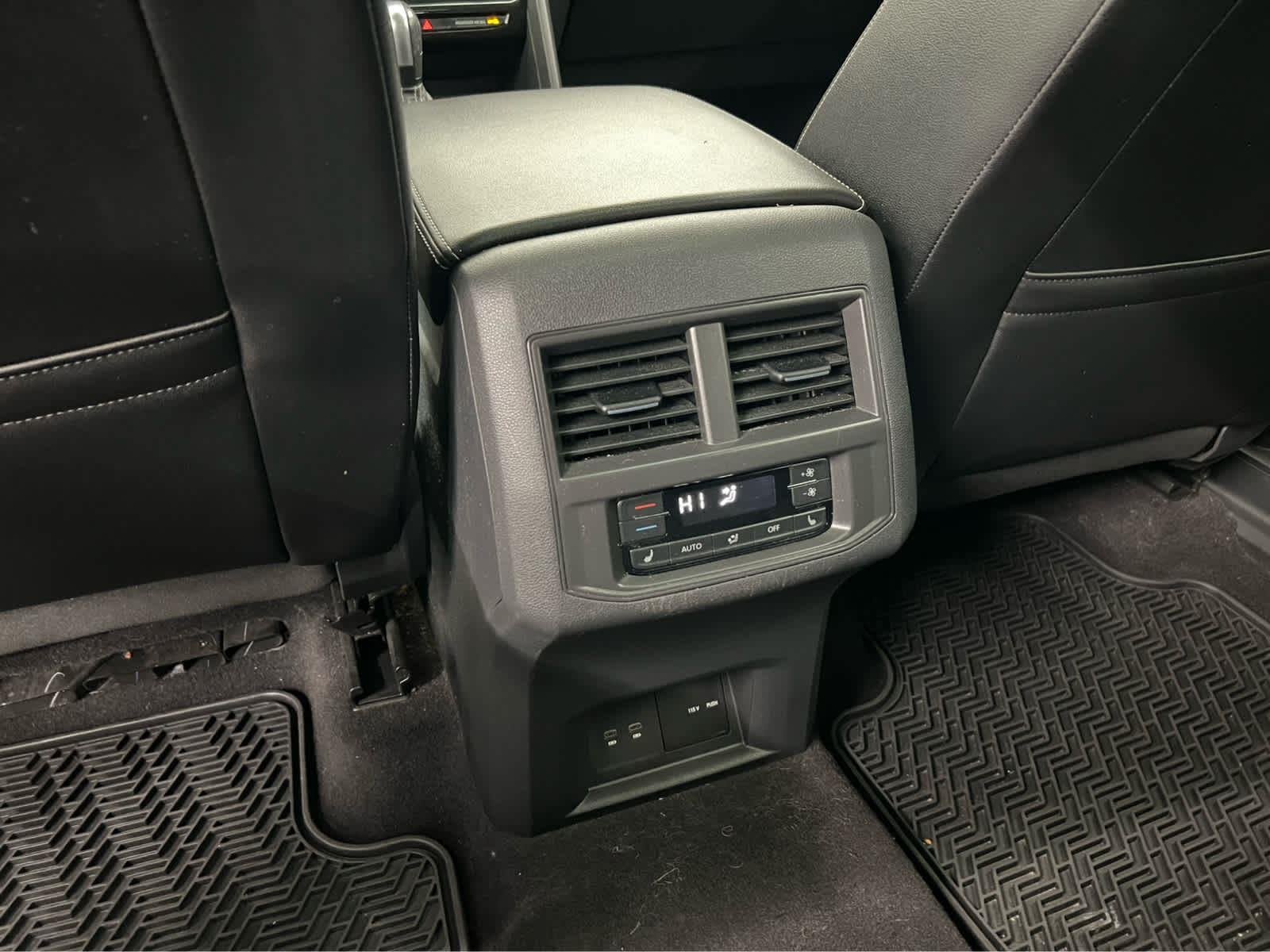 2021 Volkswagen Atlas SEL Premium R-Line - Photo 28