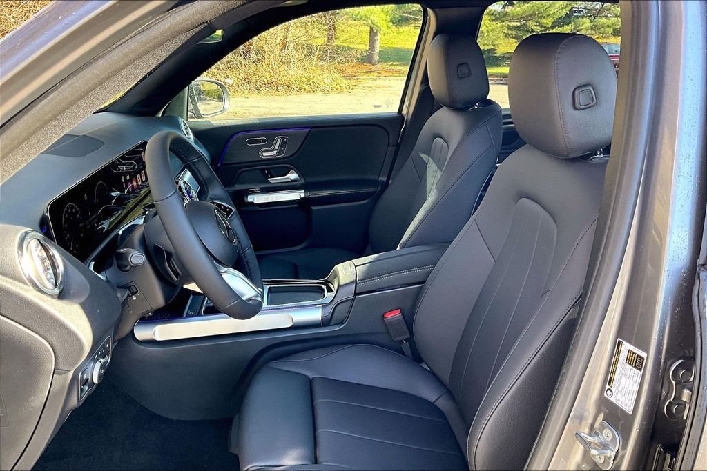 New 2026 Mountain Grey Metallic Mercedes-Benz GLB 250 image 9