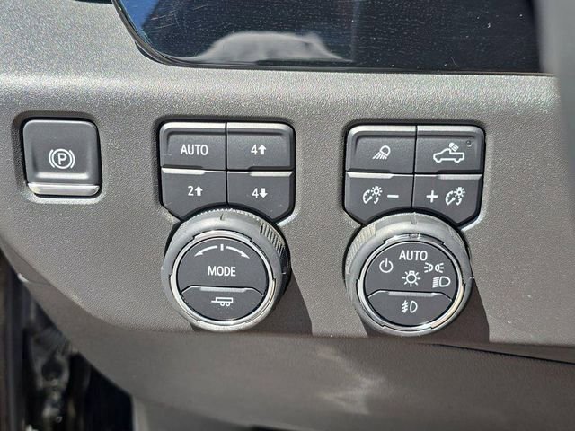 Used 2025 Black Chevrolet ZR2 image 21