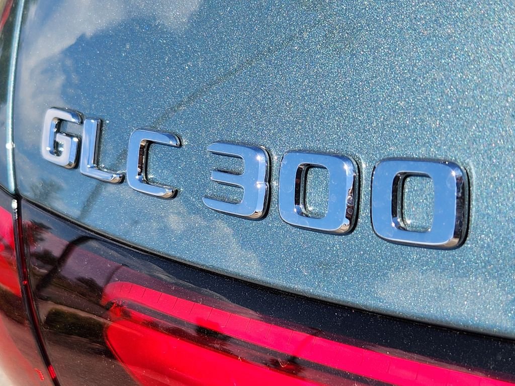 New 2027 Verde Silver Metallic Mercedes-Benz GLC 300 4MATIC® image 10