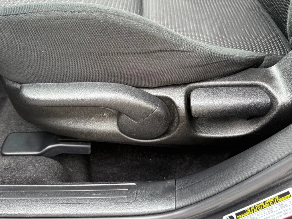 Used 2013  Mazda i Touring image 14