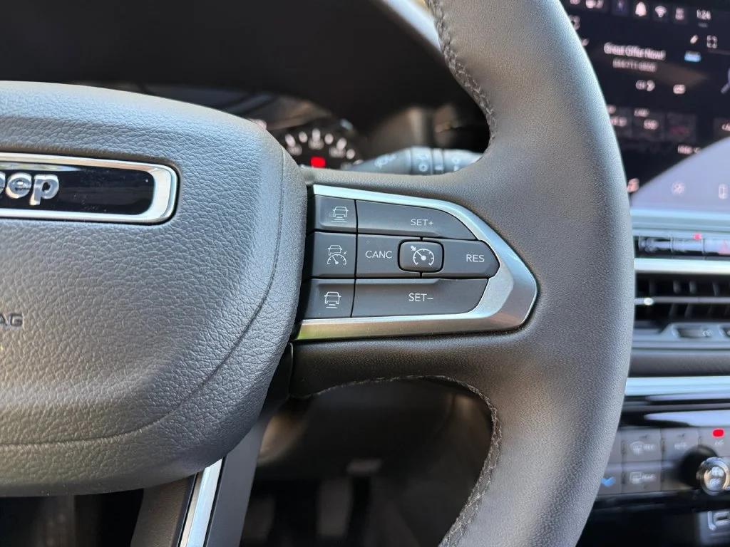 Used 2026 Blue Jeep Limited image 25