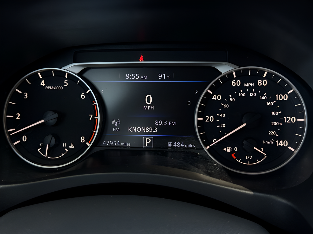 Used 2025 Silver Nissan 2.5 SV image 17