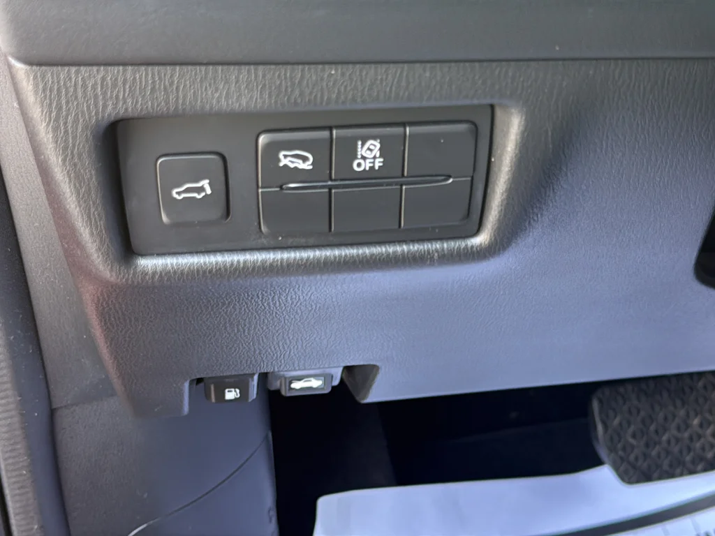 Used 2021 Red Mazda Grand Touring image 28