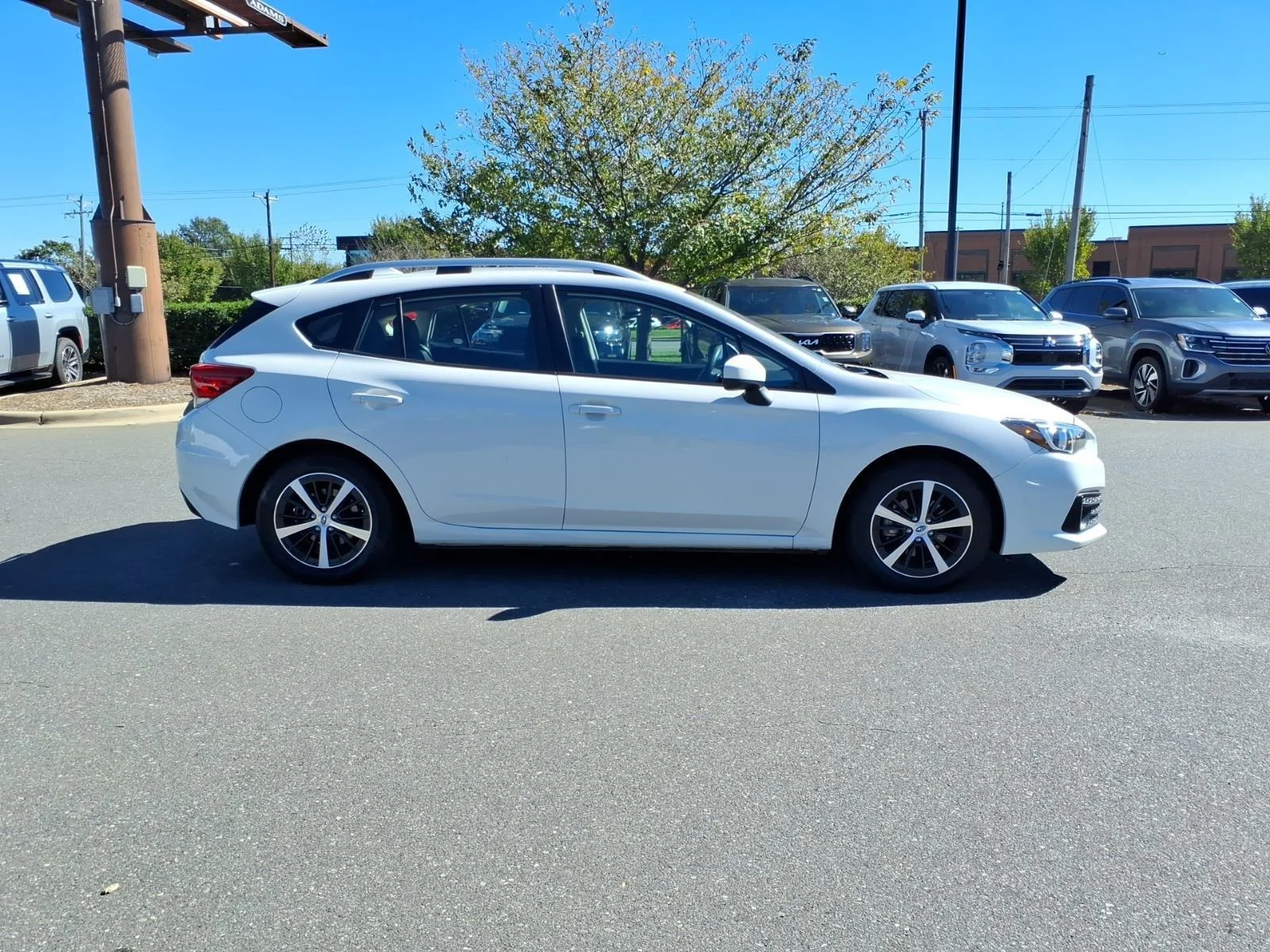 Used 2023 Crystal White Pearl Subaru Premium image 10