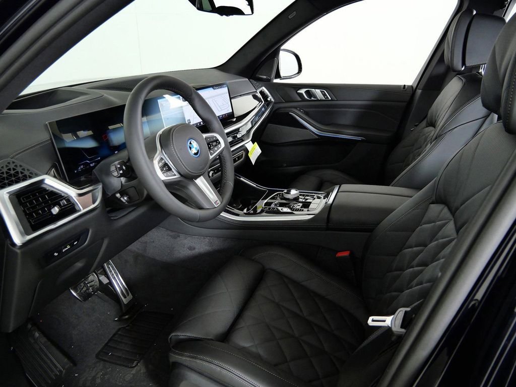 Used 2026 Carbon Black Metallic BMW xDrive50e image 36