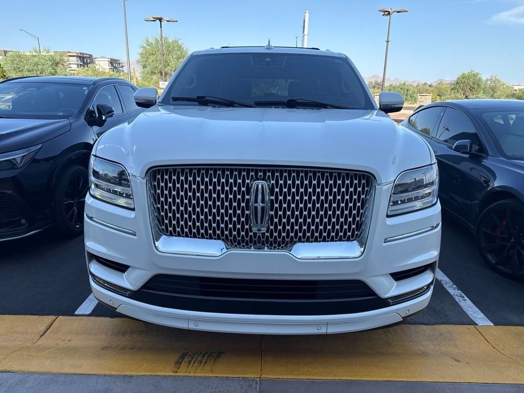 Used 2021 White Lincoln Reserve image 2