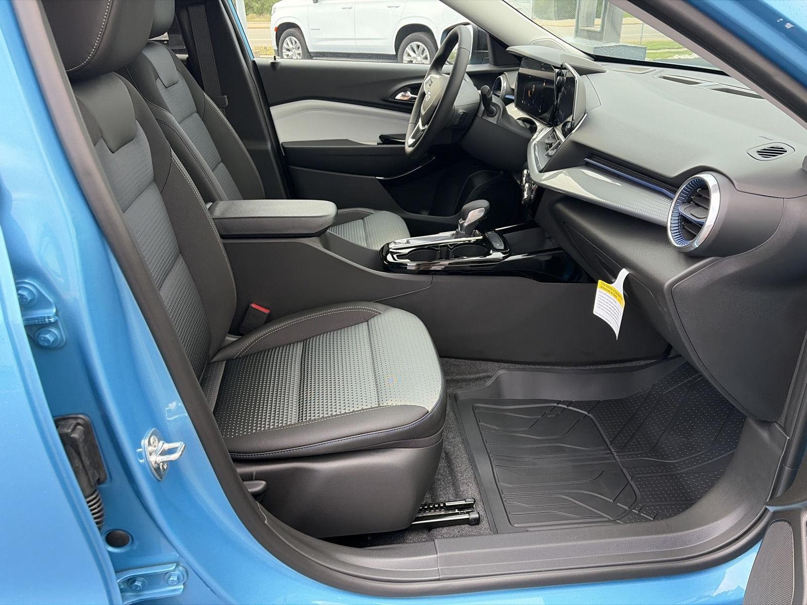 2026 Chevrolet Trax LT - Photo 14