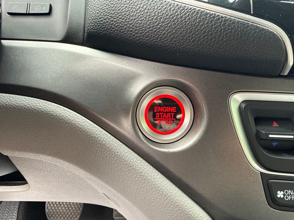 Used 2019 Gray Honda EX-L image 33