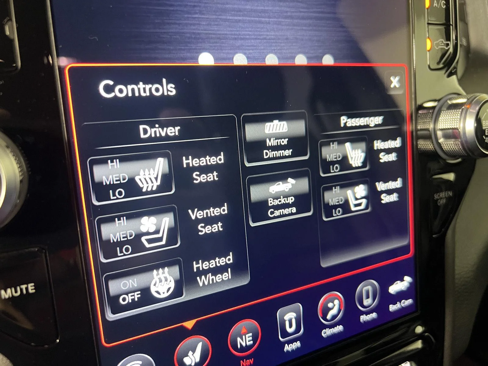 Used 2020 Patriot Blue Pearlcoat Ram Laramie image 18