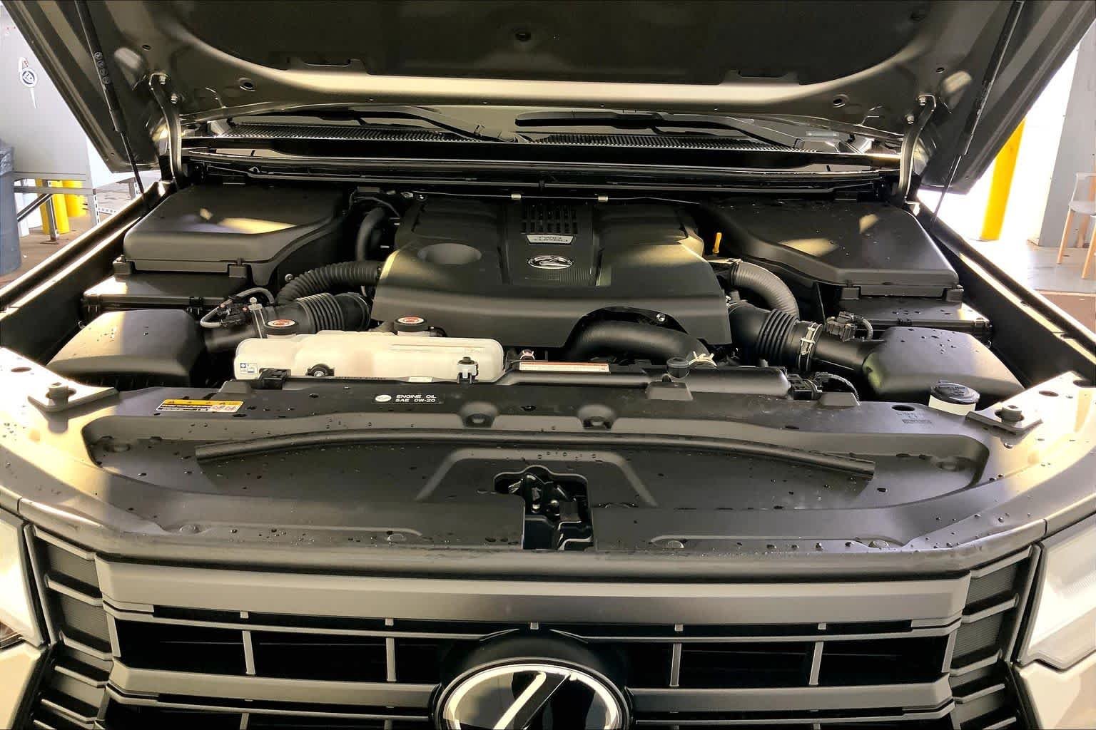 Used 2026 Atomic Silver Lexus Overtrail+ image 30