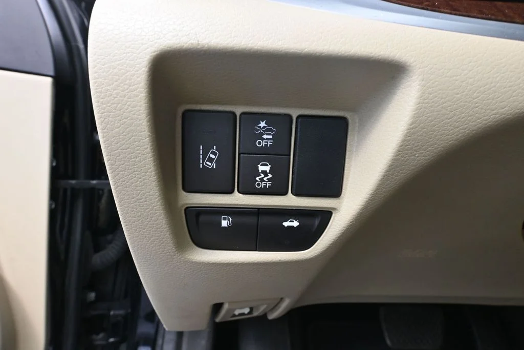 Used 2020 Black Acura 2.4L image 24