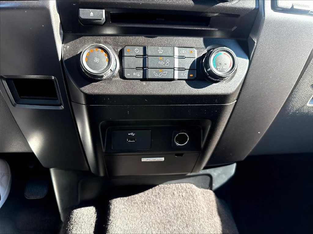 Used 2016 Blue Jeans Metallic Ford XLT image 21
