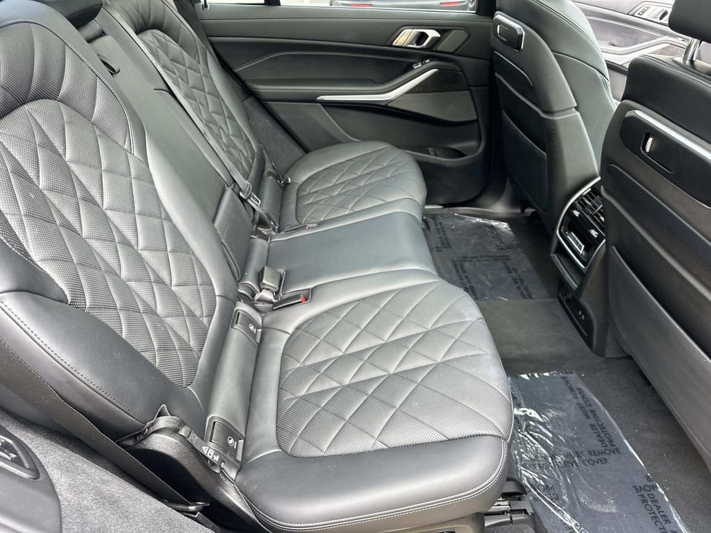 Used 2024 Black Sapphire Metallic BMW xDrive40i image 32