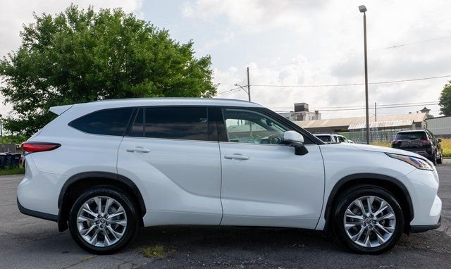 Used 2023 Beige Toyota Limited image 5