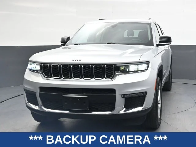 Used 2023 Silver Jeep Limited image 2