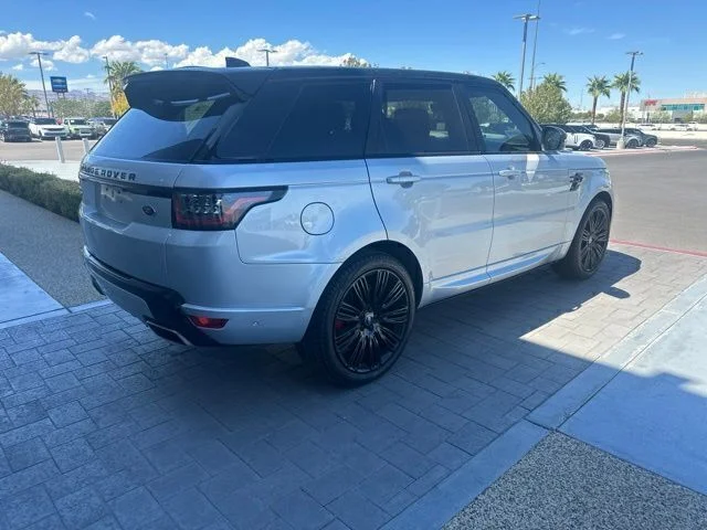 Used 2021 Silver Land Rover HSE Dynamic image 5