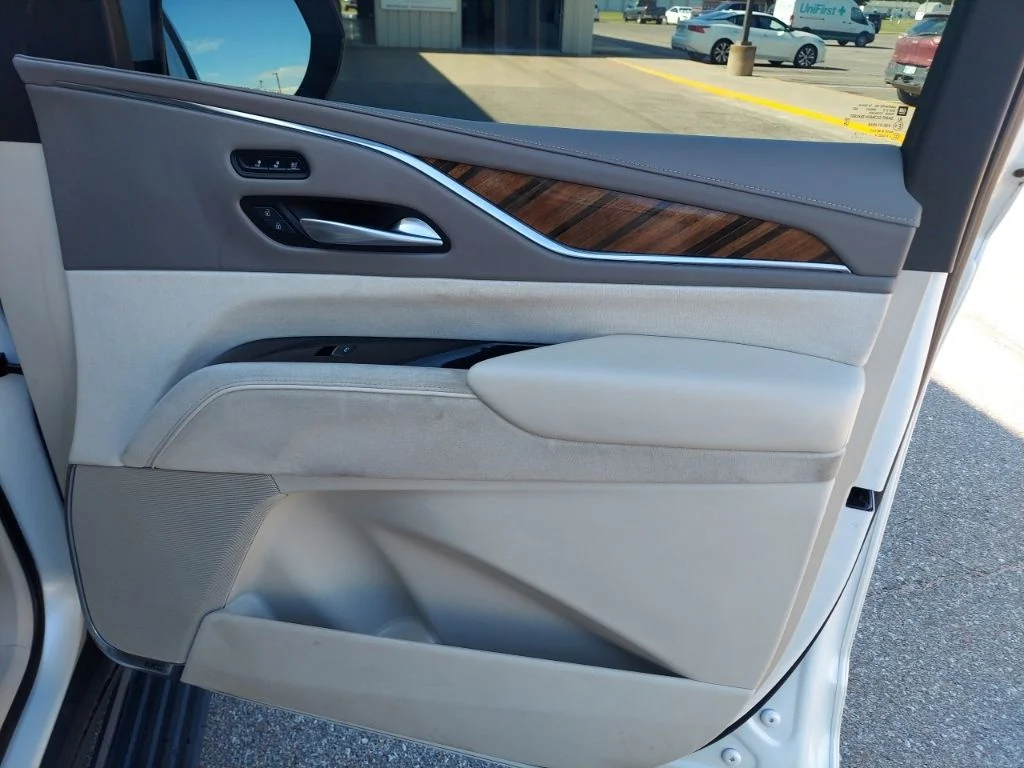 Used 2021 White Cadillac Premium Luxury Platinum image 36