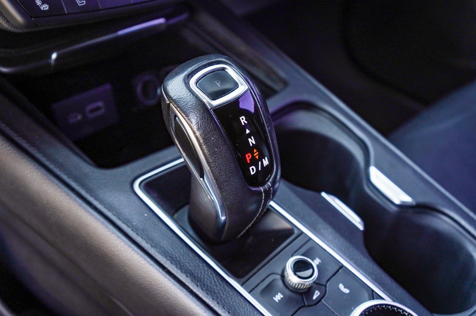 Used 2019 Radiant Silver Metallic Cadillac FWD Sport image 20