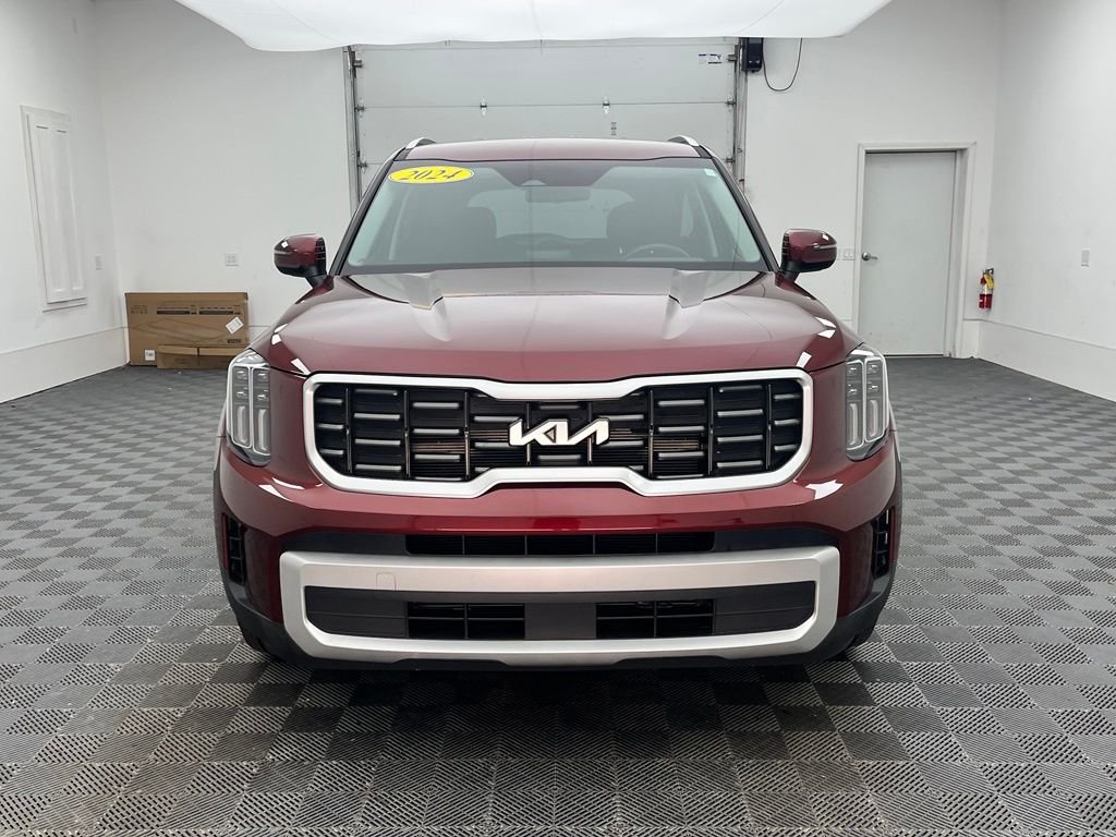Used 2024 Red Kia S image 14