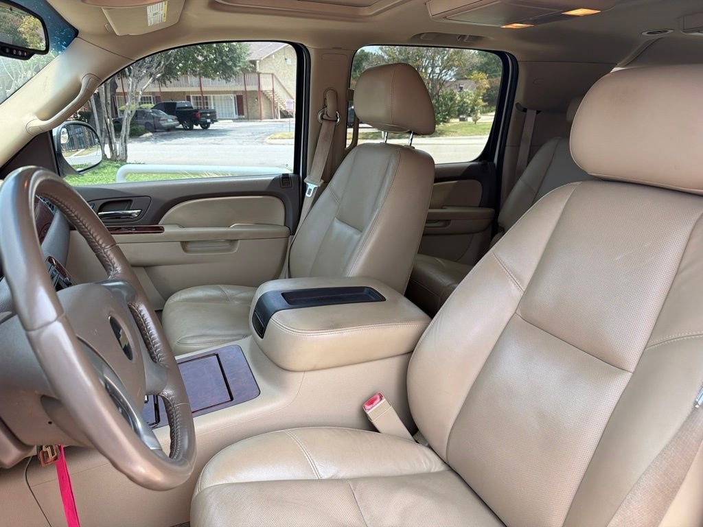 Used 2010 White Chevrolet LTZ image 8