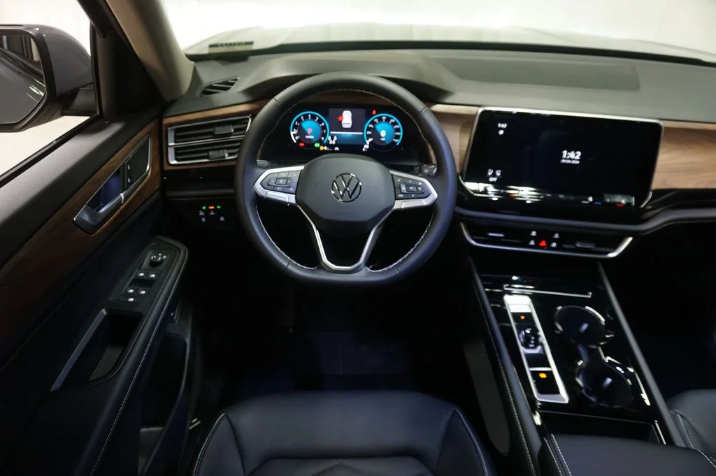 New 2026 Gray Volkswagen 2.0T SE w/Technology image 13