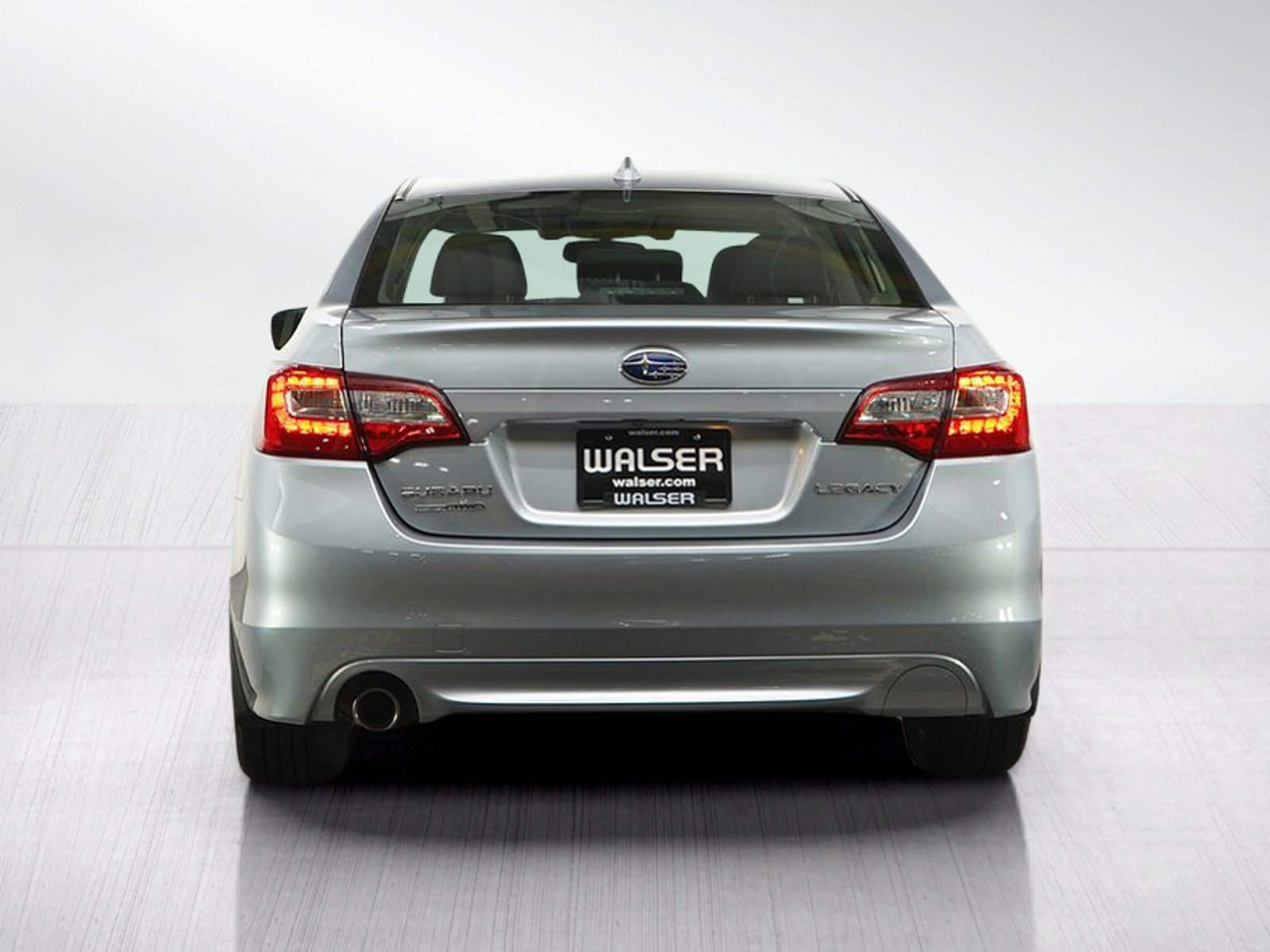 Used 2016 Ice Silver Metallic Subaru 2.5i image 4