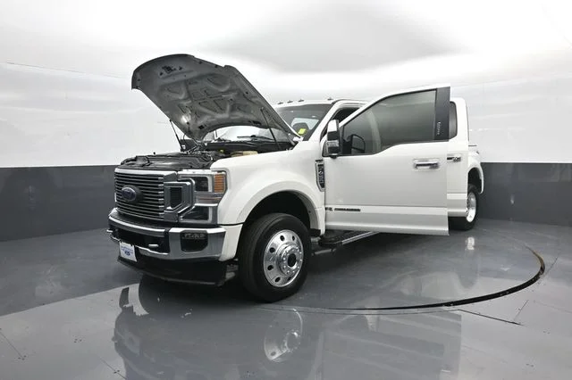 Certified Used 2020 White Metallic Ford Lariat image 44