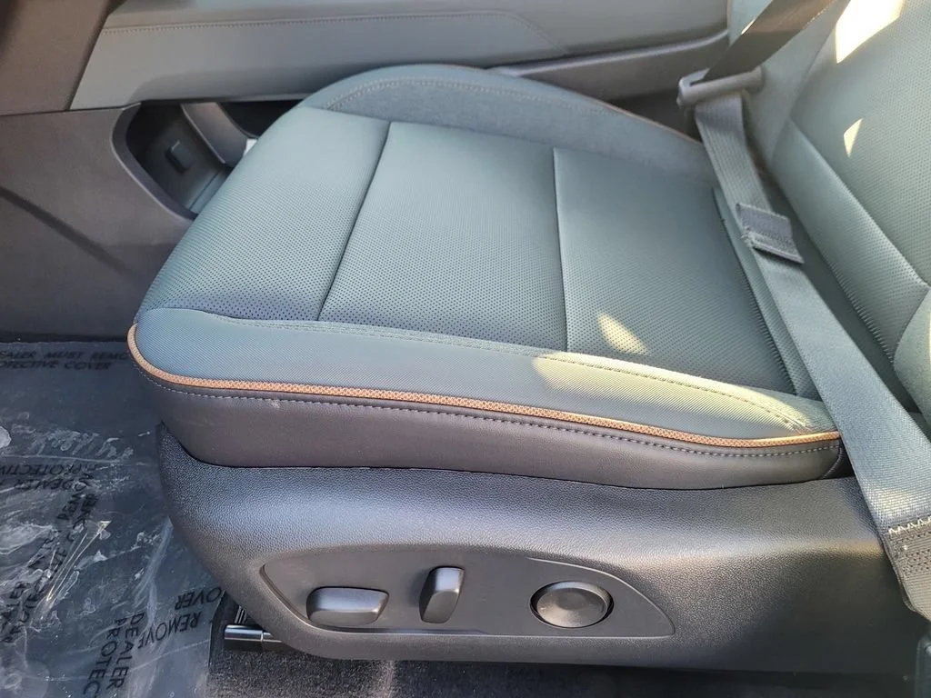 2026 GMC Acadia AT4 - Photo 14