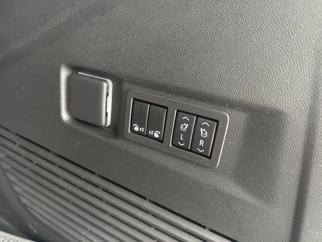 Used 2023 Black GMC Denali image 29