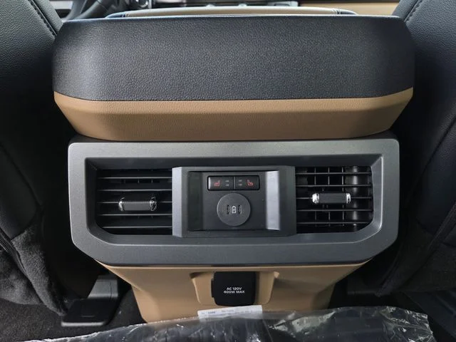 New 2026 Star White Metallic Tri-Coat Ford F-250® Lariat® image 18