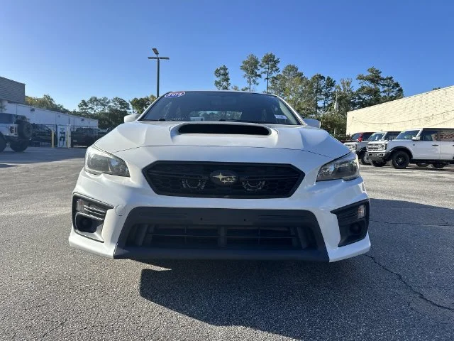 Used 2018 White Subaru  image 9