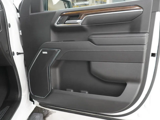 Used 2024 Summit White Chevrolet RST image 9