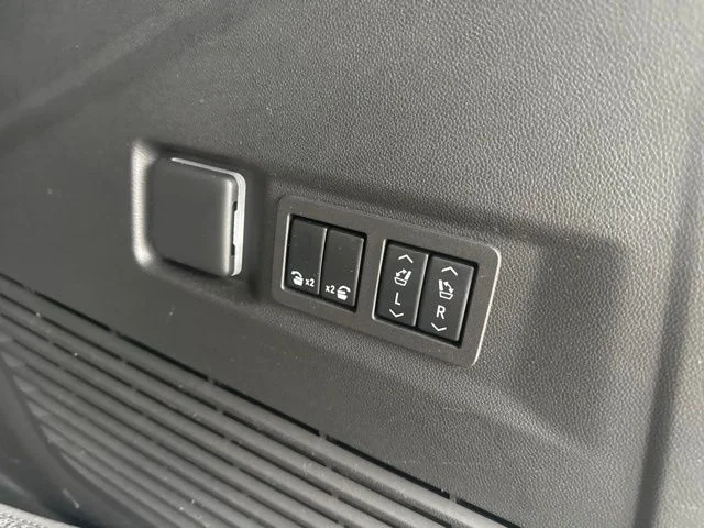 Used 2023 Black GMC Denali image 29
