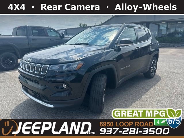 Used 2022 Diamond Black Crystal Pearlcoat Jeep Limited image 1
