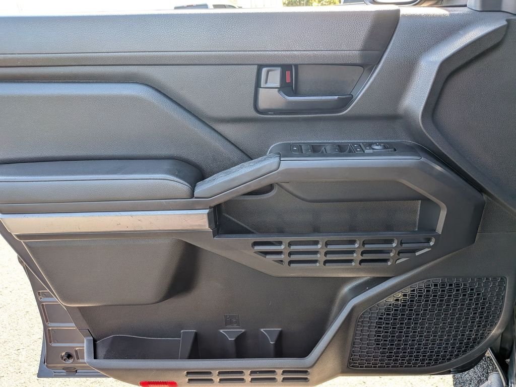 Used 2024  Toyota SR5 image 33