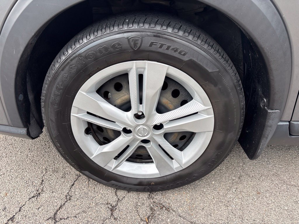 Used 2021 Gray Nissan S image 11