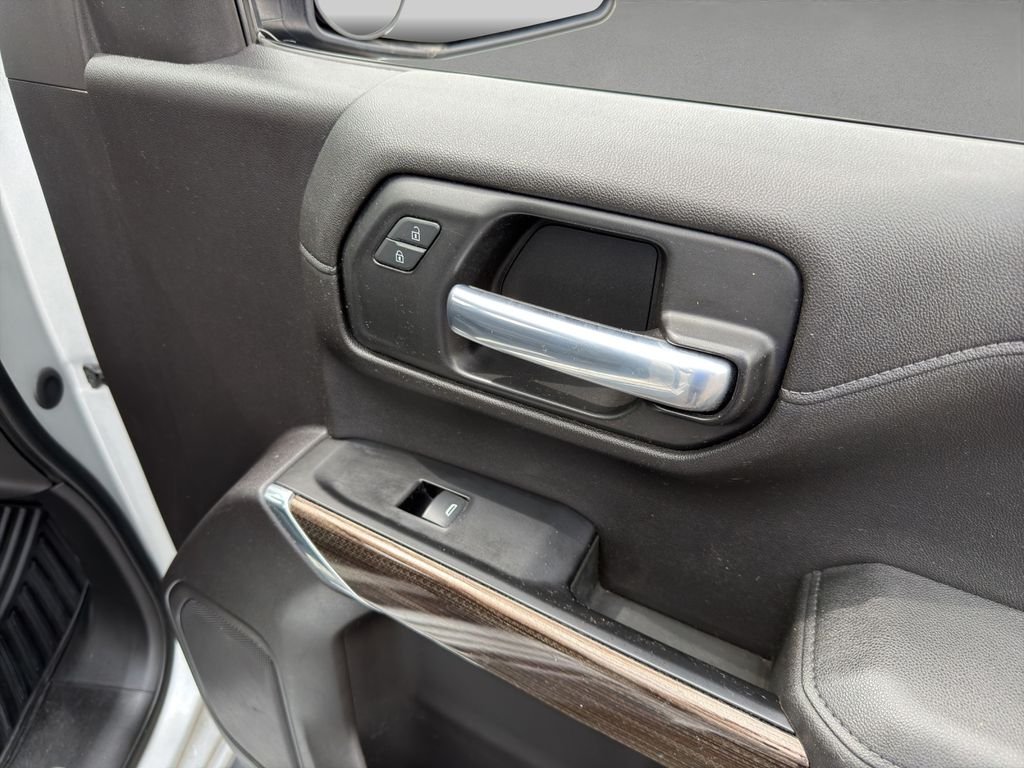 Used 2020 Silver Chevrolet LT image 25