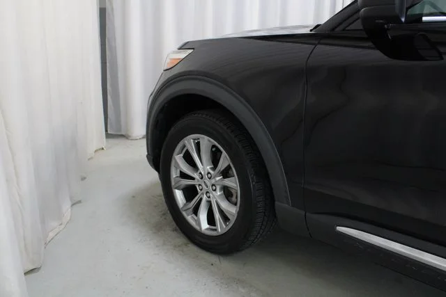 Used 2020 Black Ford XLT image 32