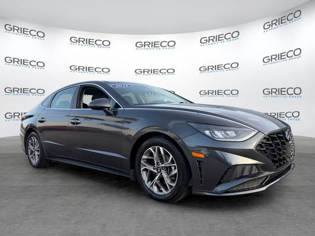 Used 2021 Gray Hyundai SEL image 1