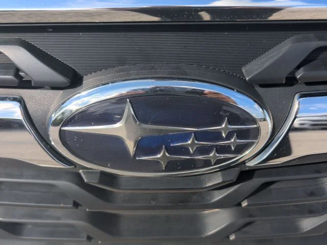 Used 2018 White Subaru 2.5i image 30