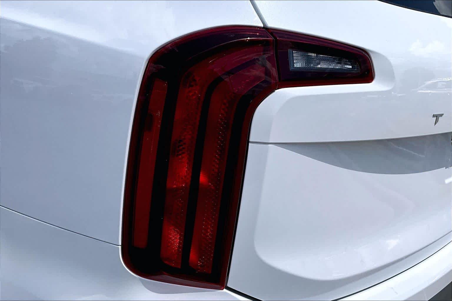 Used 2025 Glacial White Pearl Kia S image 26