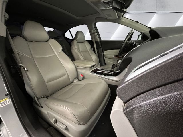 Used 2017 Silver Acura 2.4L image 14