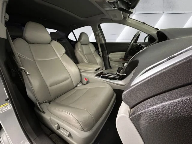 Used 2017 Silver Acura 2.4L image 14