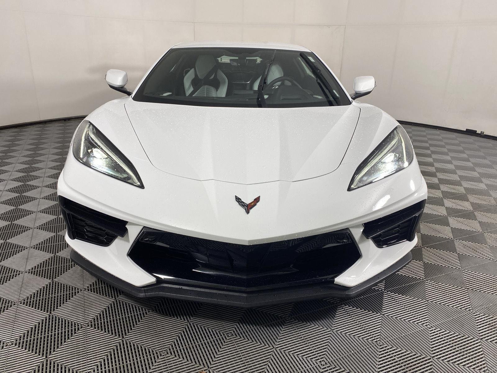 Used 2023 Arctic White Chevrolet 2LT image 7