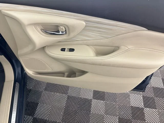 Used 2017 Blue Nissan S image 19