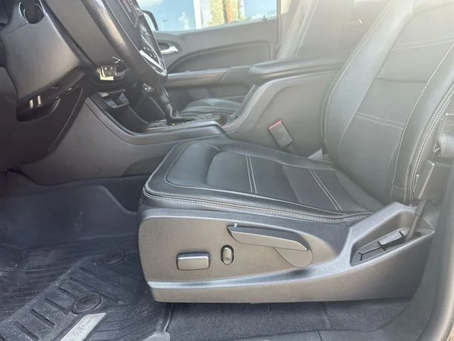 Used 2019 Black GMC Denali image 13