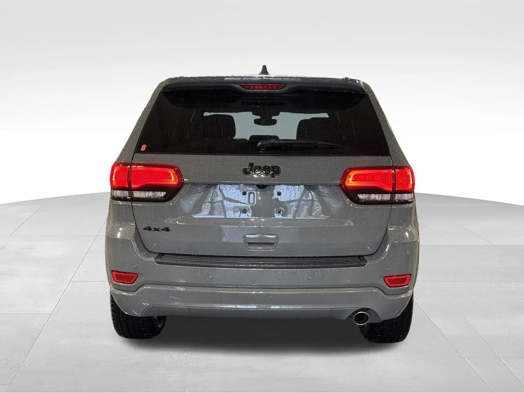 Used 2020 Gray Jeep Altitude image 27